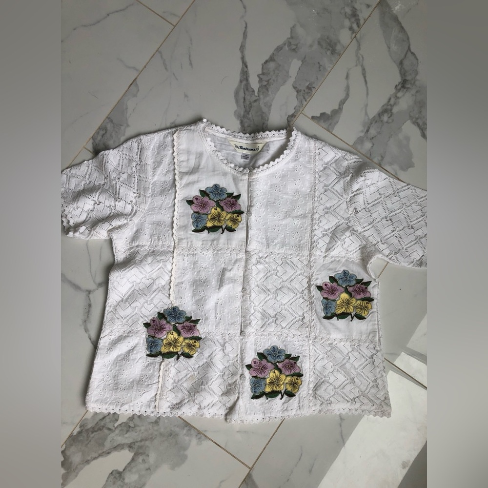 VINTAGE TANTRUMS WOMENS TOP✨🌻